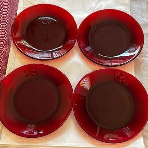 Ruby red glass etched geometric diamond pattern bottom rim plates set of 4